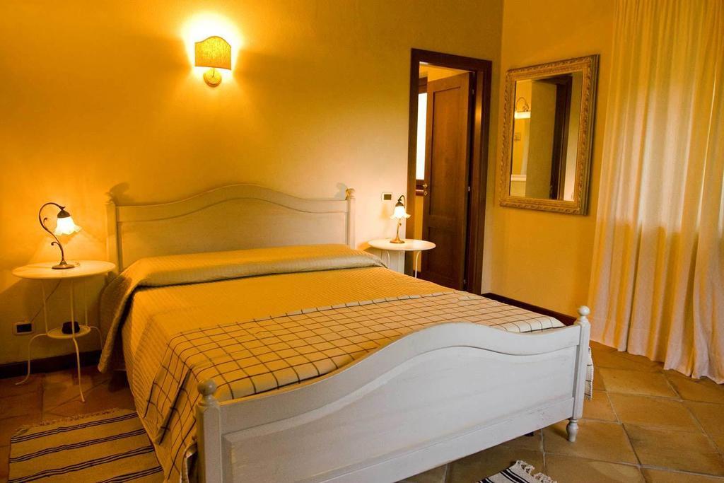 Agriturismo Borgo Serafino Mangone  الغرفة الصورة